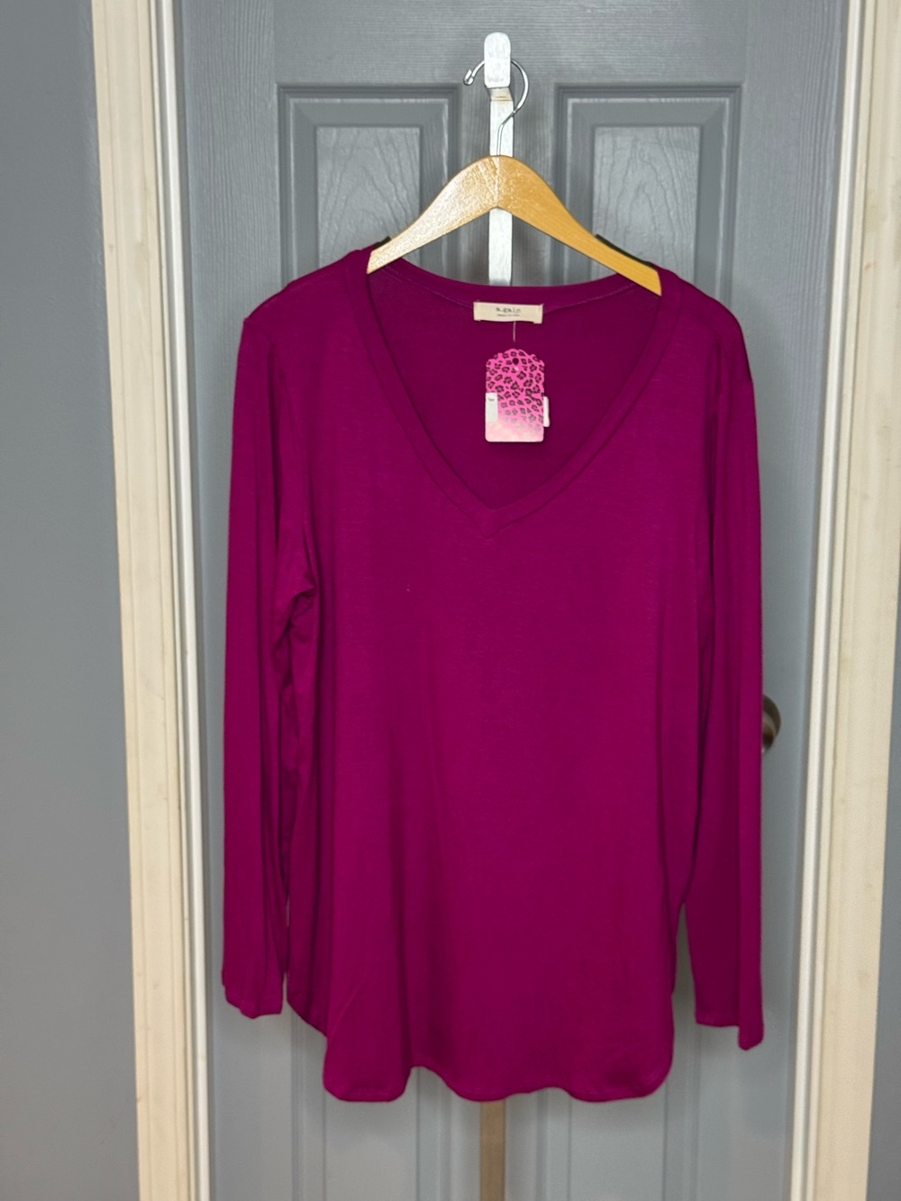 Women's V-Neck Long Sleeve Tee in Deep Magenta